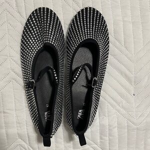Zara Women's Black and Silver Studded Flats